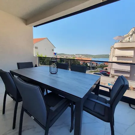 Betty's Luxus - 2 Pools * تروغير