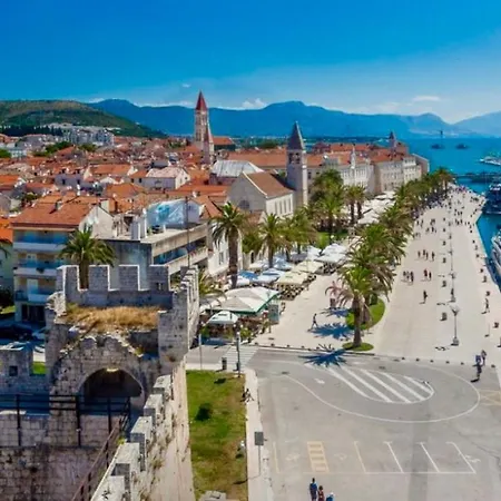 Betty's Luxus - 2 Pools Lejlighed