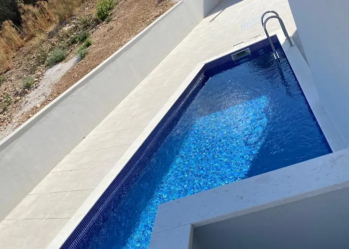 Betty's Luxus - 2 Pools Lejlighed *