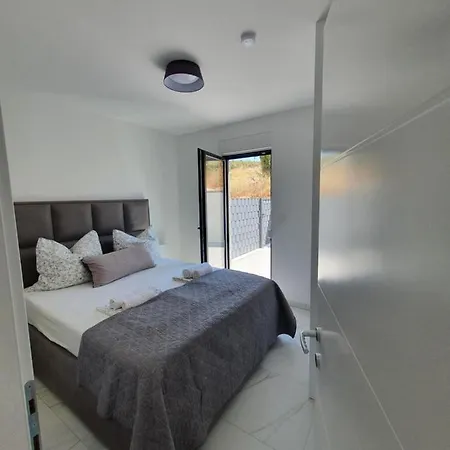 Betty's Luxus - 2 Pools Trogir