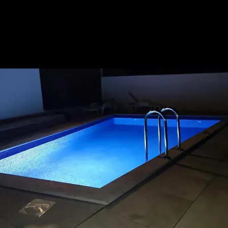 Betty's Luxus - 2 Pools * 트로기르