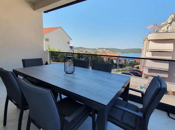 Betty's Luxus - 2 Pools * Trogir