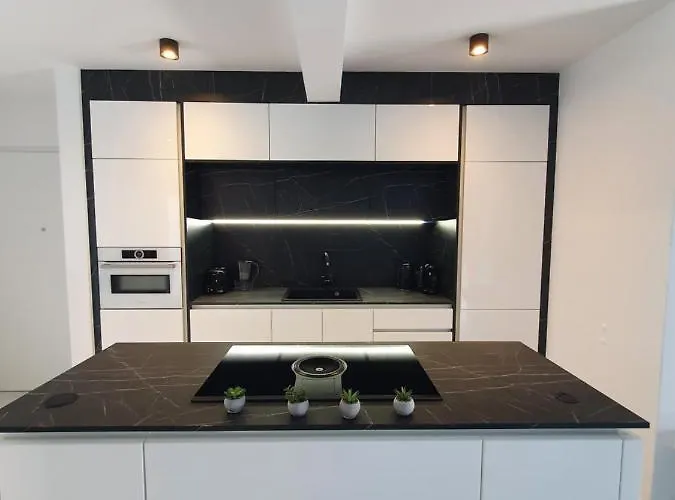 Betty's Luxus - 2 Pools Apartment