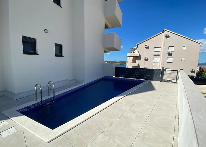 Betty's Luxus - 2 Pools * Trogir