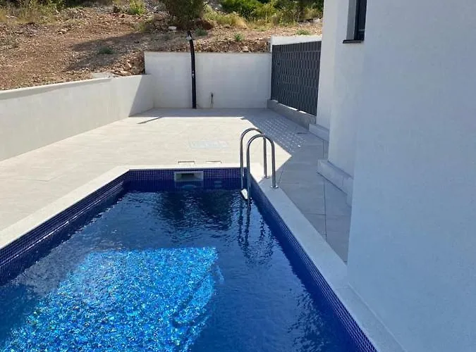 شقة Betty's Luxus - 2 Pools