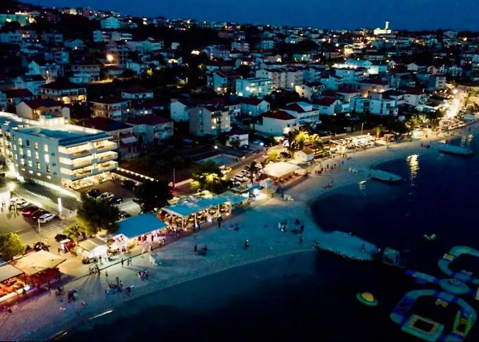 Betty's Luxus - 2 Pools شقة