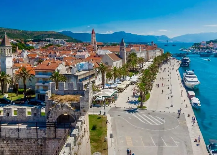 Betty's Luxus - 2 Pools شقة